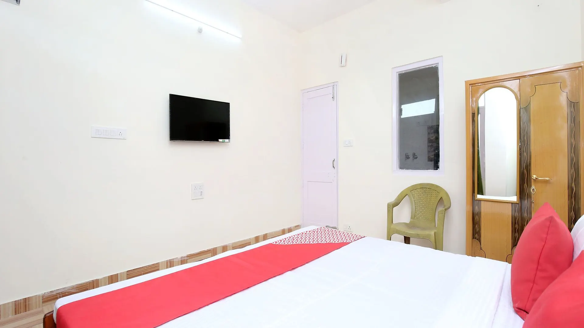 Apartment Pine Forest 2Rk Home In Bharari Shimla India